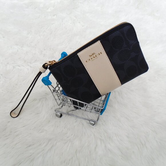 Coach Denim Corner Zip Wristlet Women Ladies - Picture 6 of 9